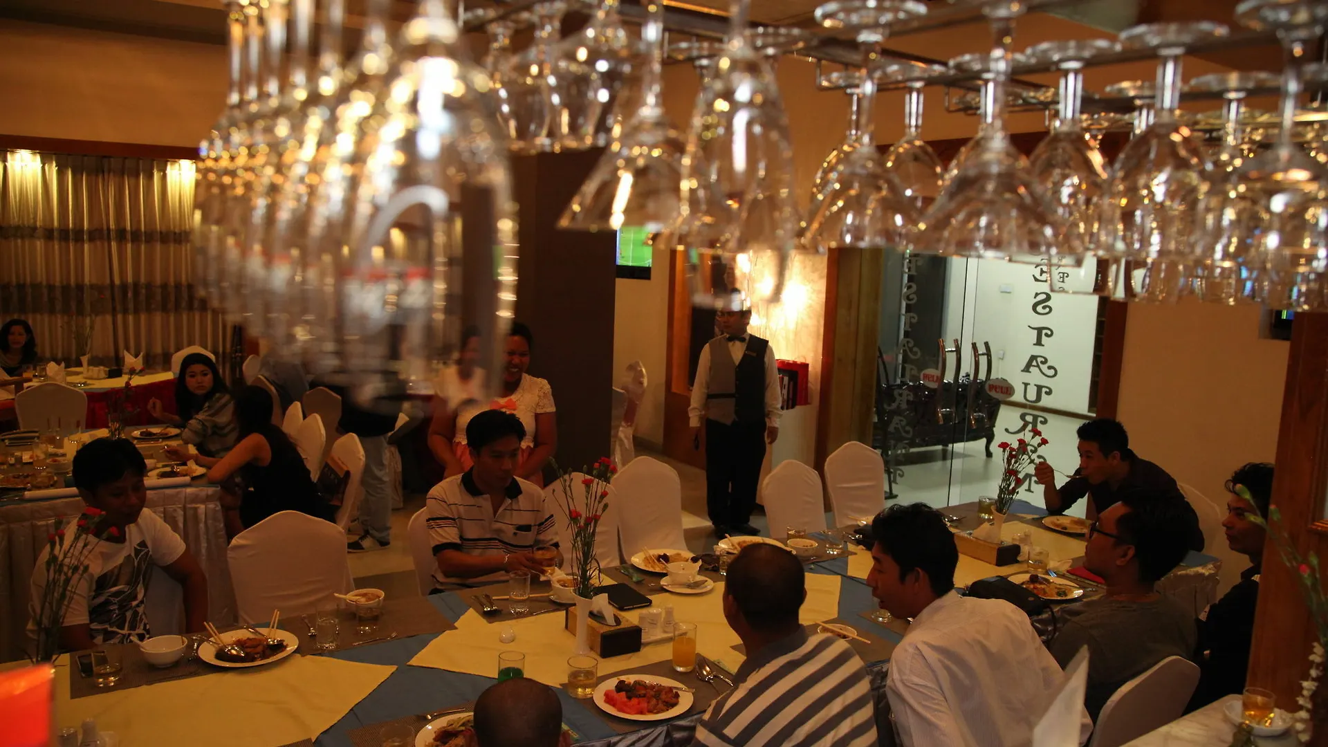 Olympic Hotel Yangon 3*,
