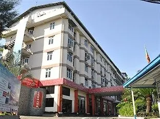 Olympic Hotel Yangon Gyogon 3*,